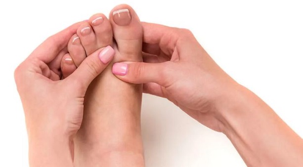 Боль между пальцами ног